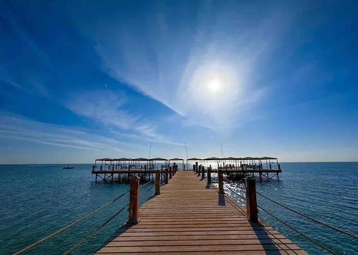 Luxury 5br With Sea View & Garden In Einbay Apartment *