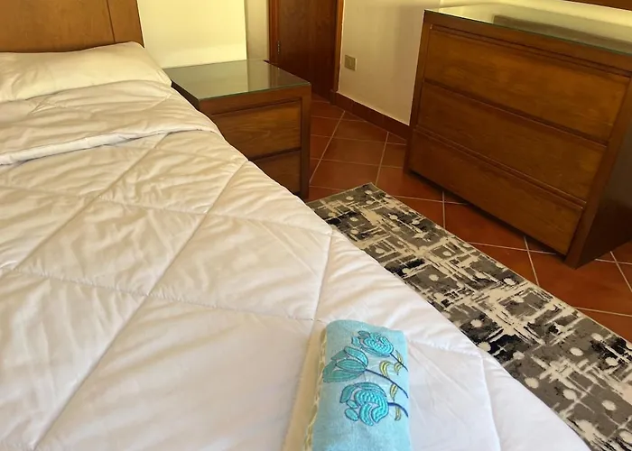 Apartment Luxury 5br With Sea View & Garden In Einbay