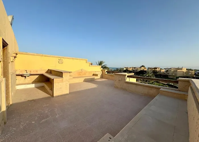 Luxury 5br With Sea View & Garden In Einbay Apartment *